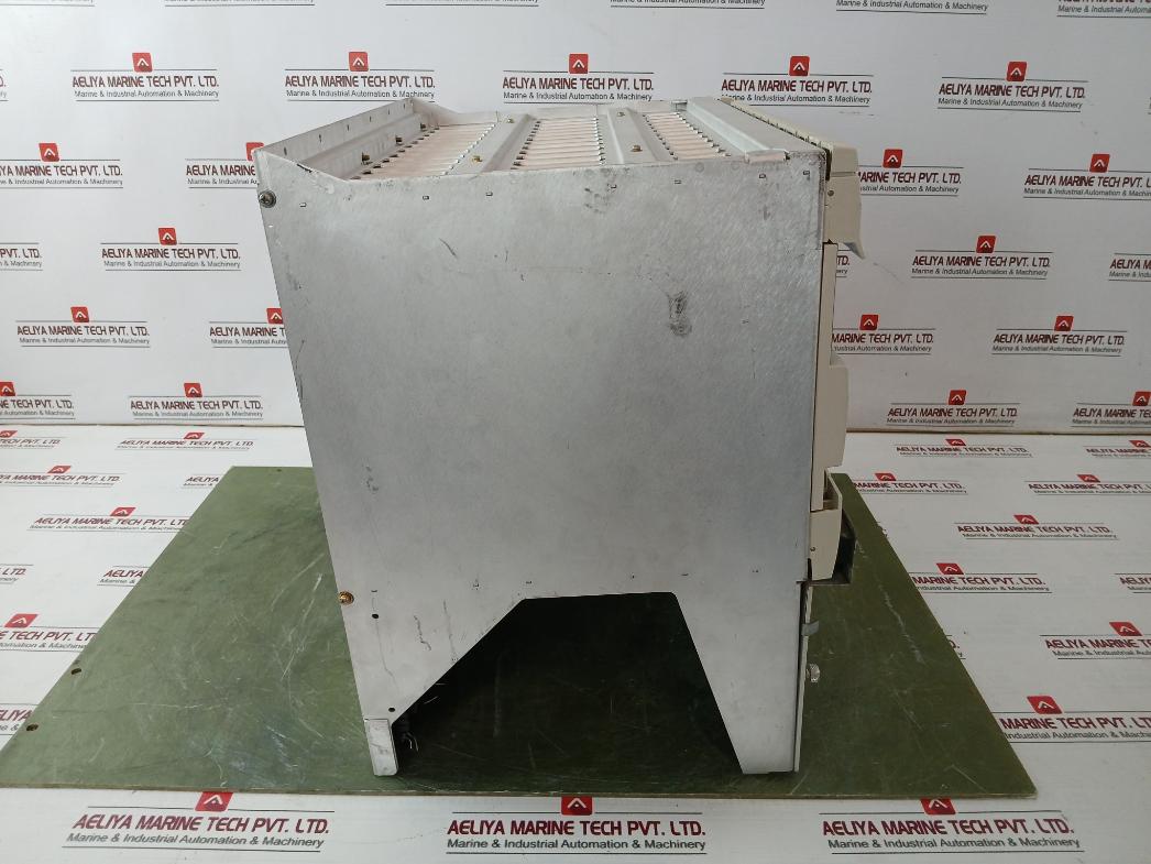 Honeywell 51402599-100 Input Output Rack Module 51304362-100 51304487-100 Rev: B