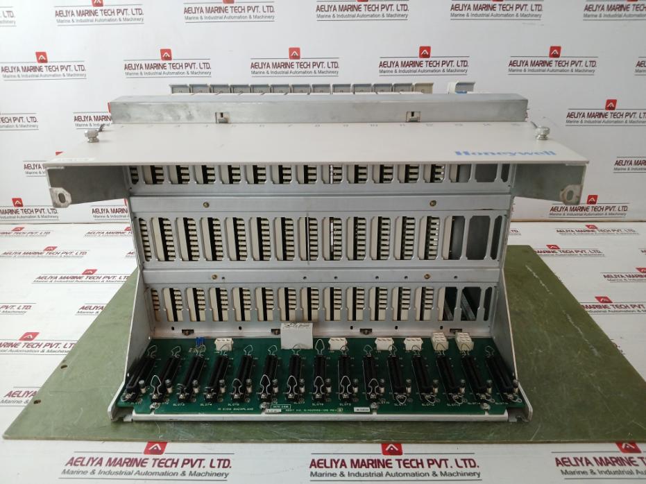 Honeywell 51402599-100 Input Output Rack Module 51304362-100 51304487-100 Rev: B