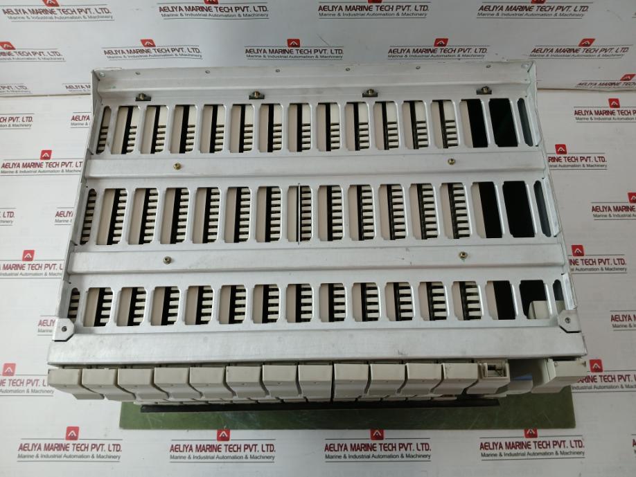 Honeywell 51402599-100 Input Output Rack Module 51304362-100 51304487-100 Rev: B