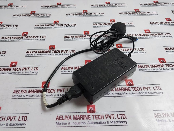 Hp 0957-2093 Ac Power Adapter 100-240V~ 1800Ma 50/60Hz +32V--- 2500Ma