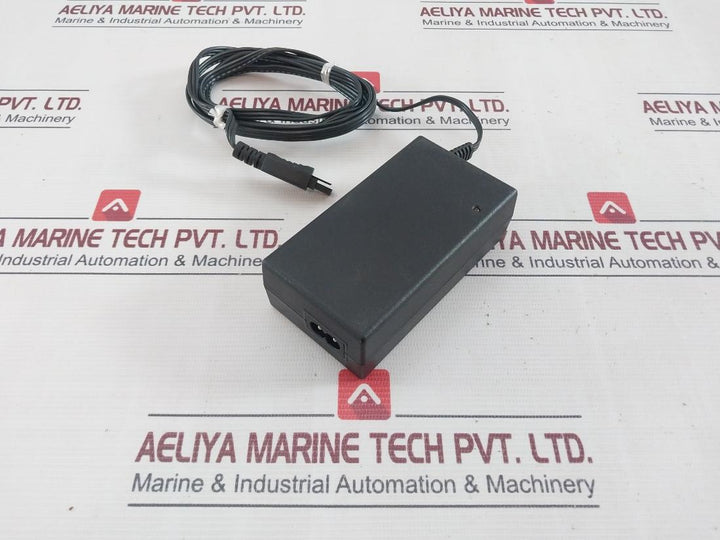 Hp 0957-2304 Ac Power Adapter Rev.: B 100-240V 50/60Hz 0.9A 1094Ma/250Ma