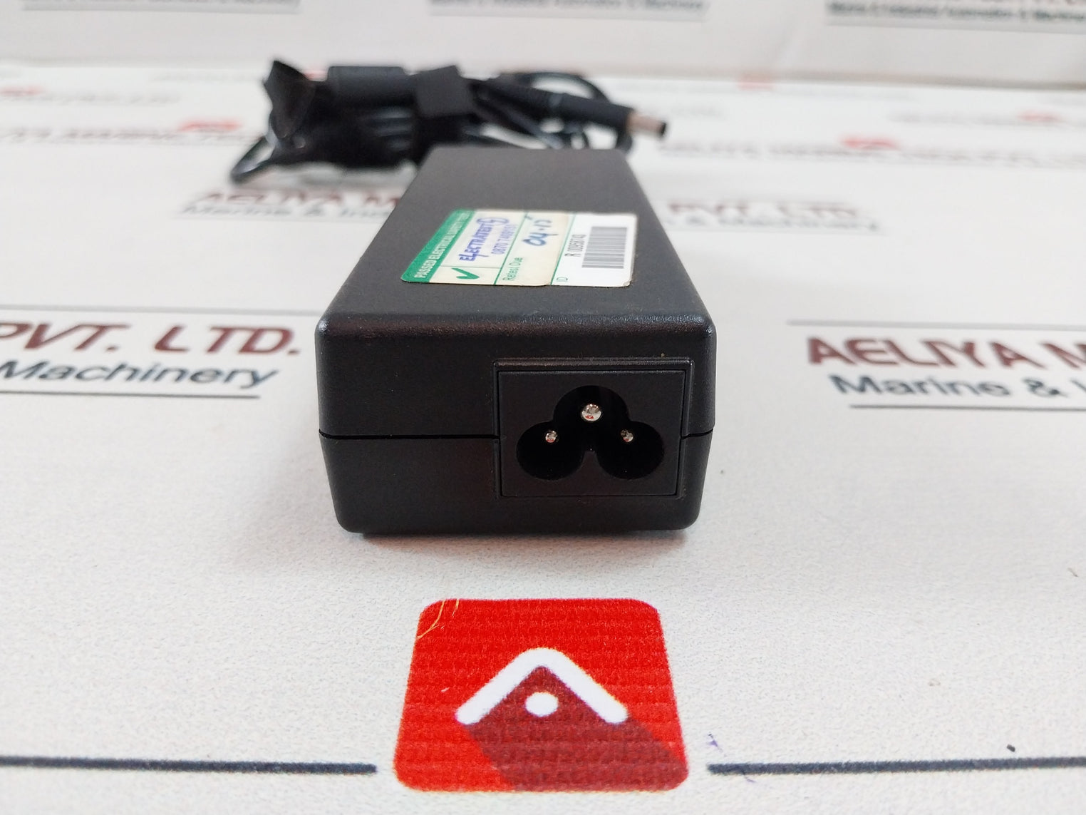 Hp 608428-001 Ppp012L-e Ac Power Adapter 90W 100-240V 1.5A 50-60Hz