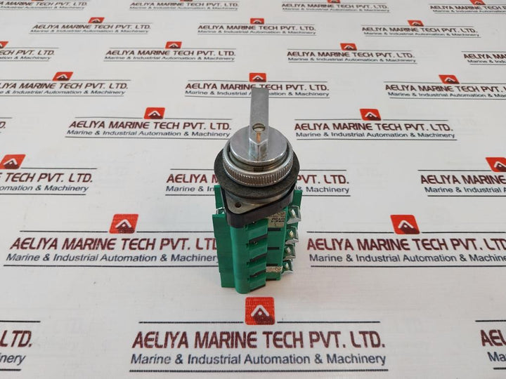 Hpc-1 Ot2M Contact Block Selector Switch
