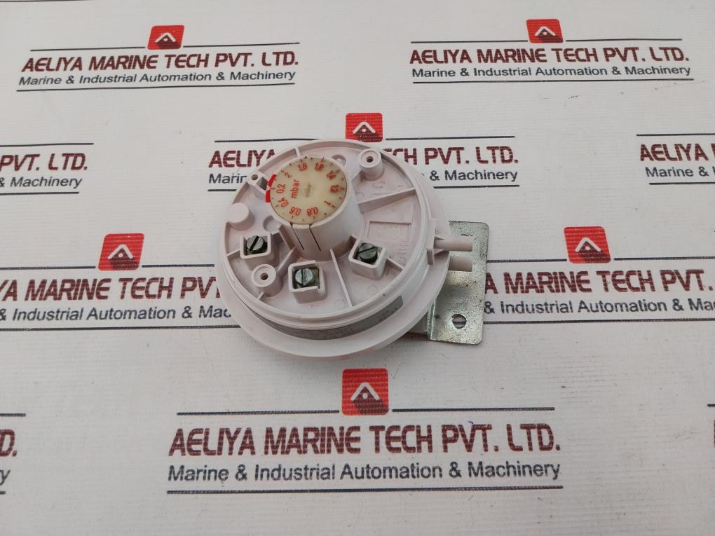 HUBA 602.90040 Differential Pressure Transmitter