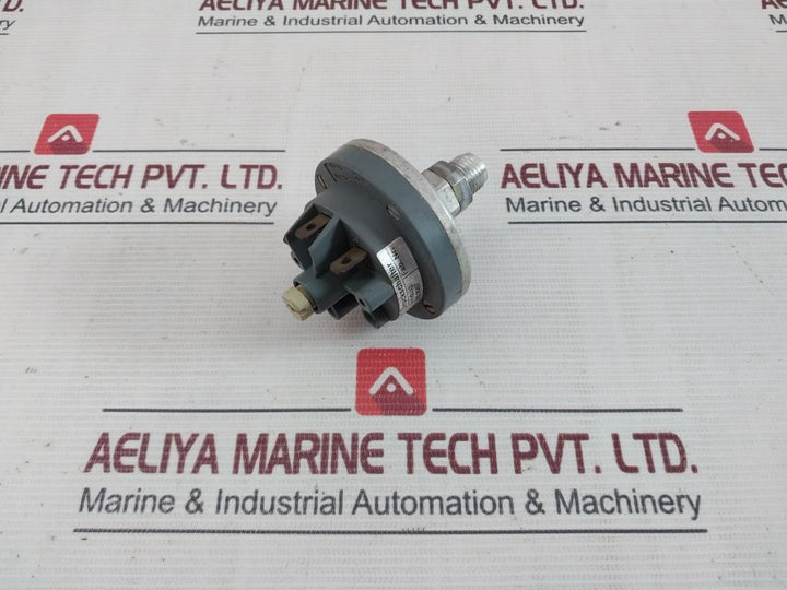 Huba Control 625.9040 Pressure Switch 2-8Mbar 1A 250V