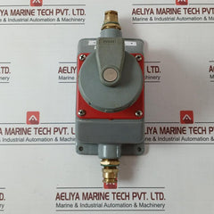 Hubbell 420R7W Pin And Sleeve Receptacle 480Vac