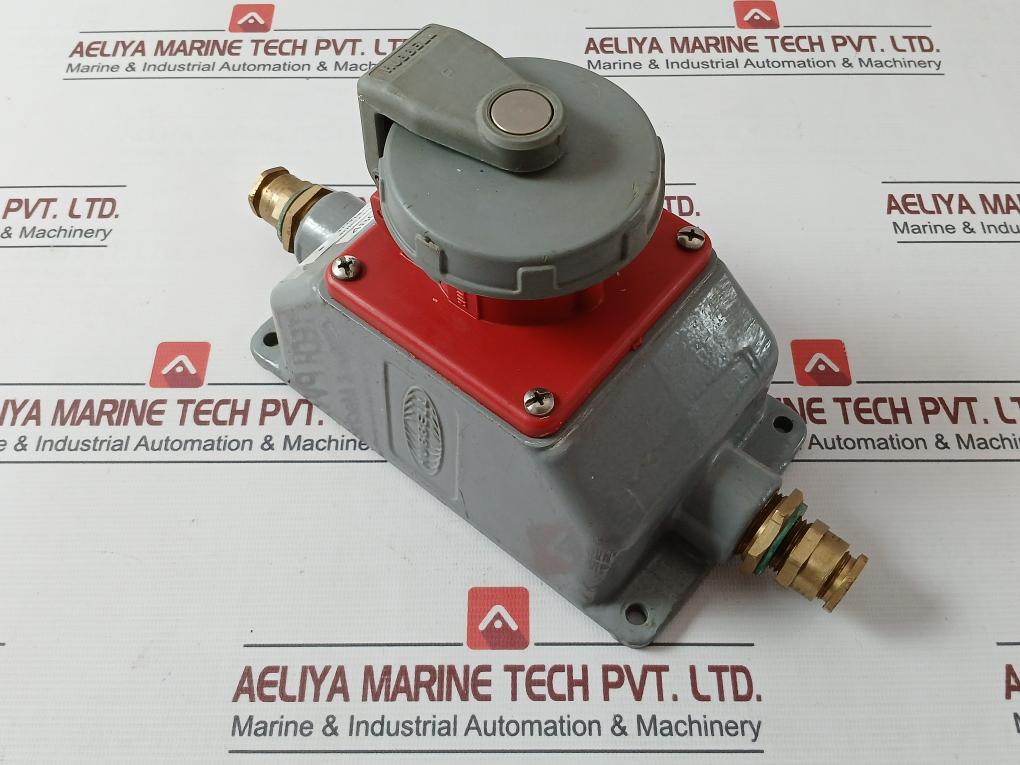 Hubbell 420R7W Pin And Sleeve Receptacle 480Vac