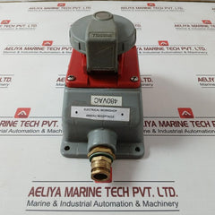Hubbell 420R7W Pin And Sleeve Receptacle 480Vac