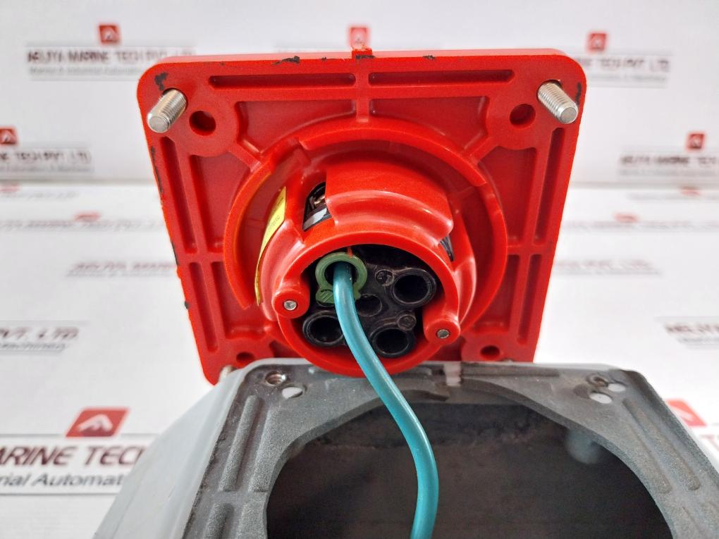 Hubbell 420R7W Pin &  Sleeve Iec Receptacle Device 480Vac 223A