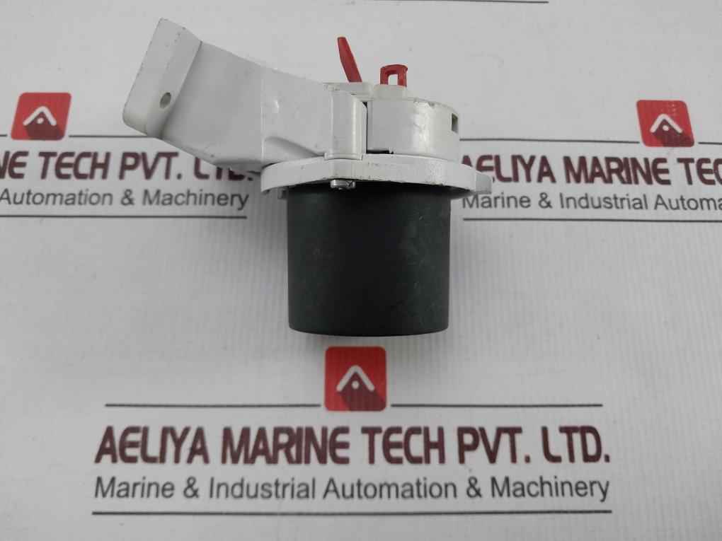 Hubbell Bry330R6W Watertight Single Pin And Sleeve 12 Mm 690V~