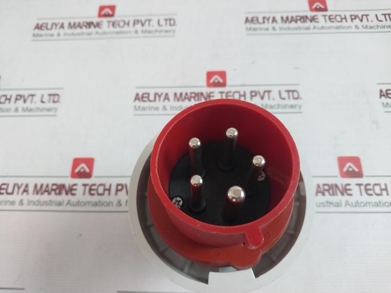 Hubbell C532P6W Pin And Sleeve Plug 32A-6H, 200/346-240/415 Ip67