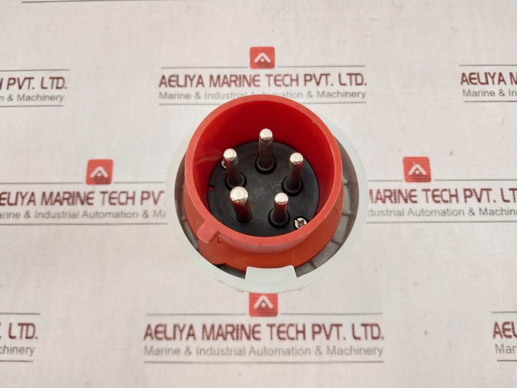 Hubbell C532P6W Pin And Sleeve Plug 32A Ip67 200/346-240/415