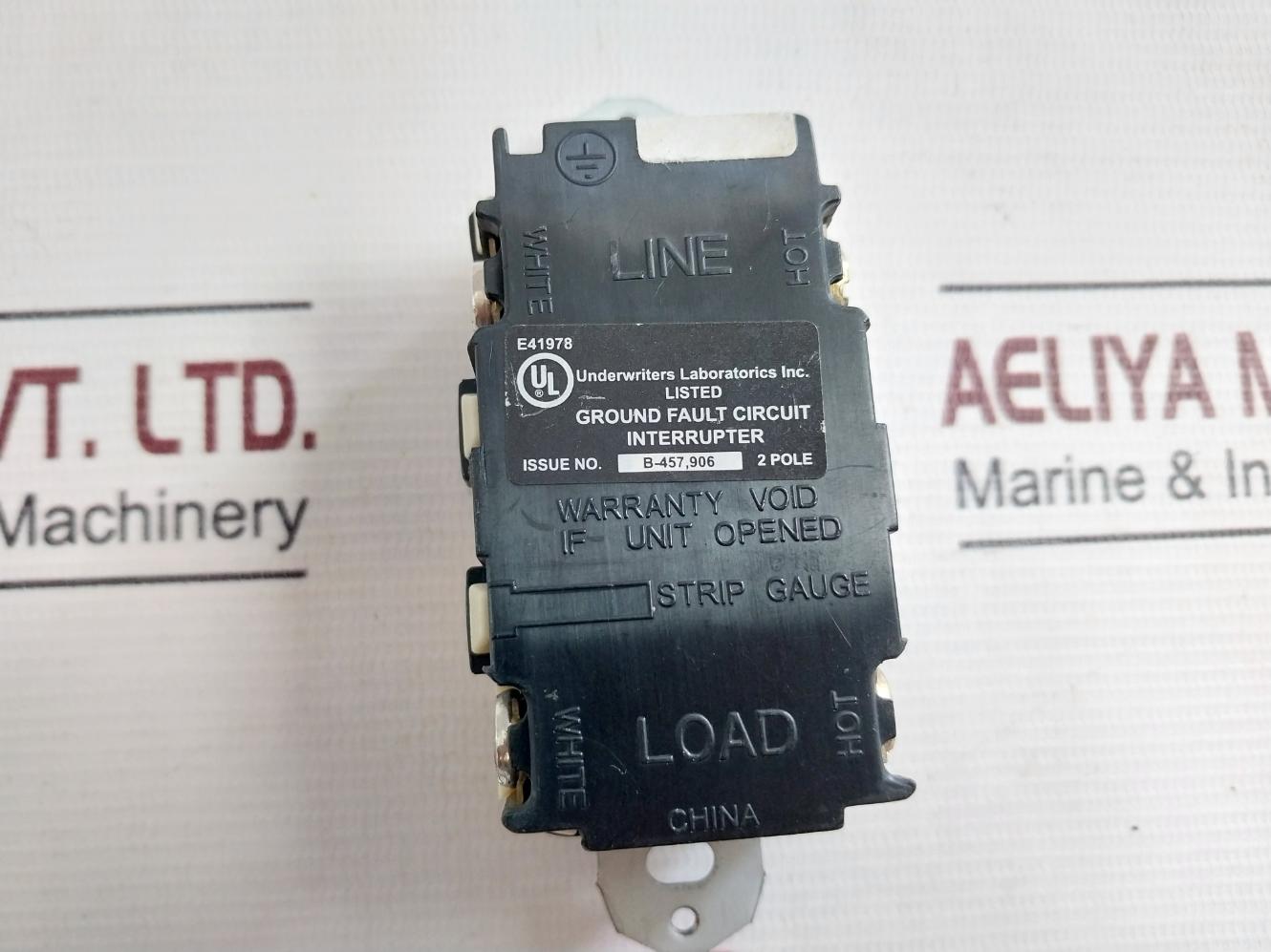 Hubbell Gf20Il Circuit Guard Ground Fault Duplex Ivory 2 Pole 20 Amp 125V 60Hz