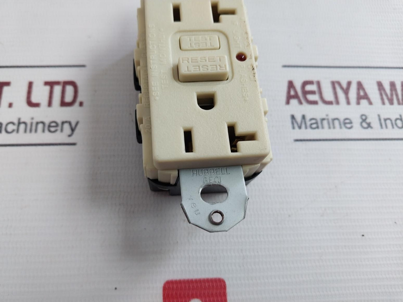 Hubbell Gf20Il Circuit Guard Ground Fault Duplex Ivory 2 Pole 20 Amp 125V 60Hz