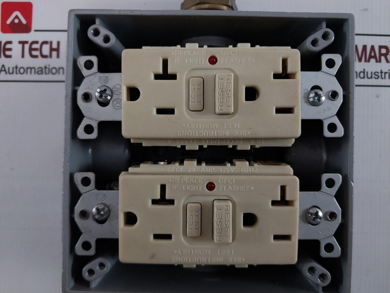 Hubbell Gf20Il Ground Fault Breaker Gfci 20A 125V 2P