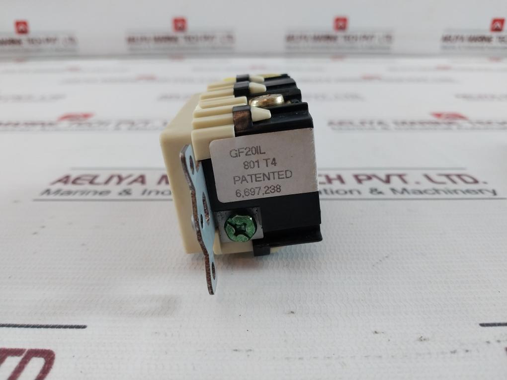 Hubbell Gf20Il Ground Fault Circuit Interrupter (Gfci) Receptacle Outlet