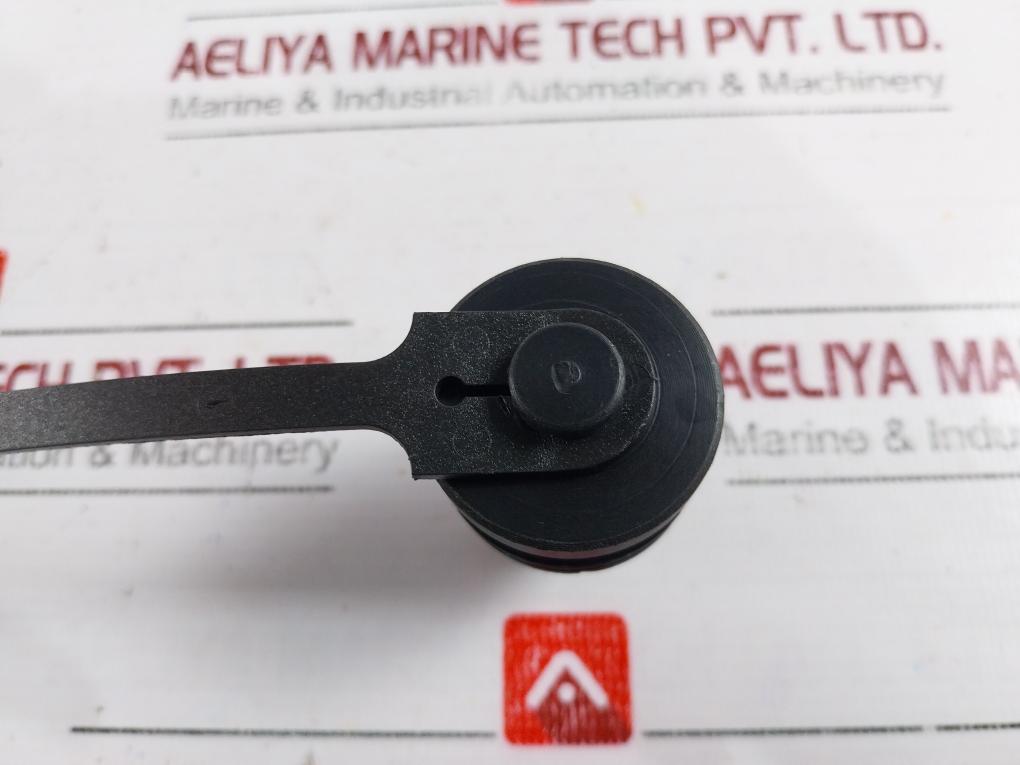 Hydralift 62357+71 Plug Dust Threaded Plastic for Hydra Tong MPT-200