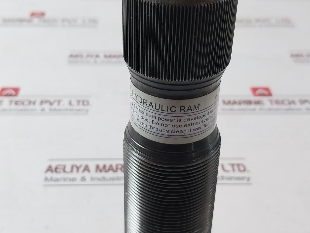 Hydraulic Bearing Separator Puller Set Y.C.709