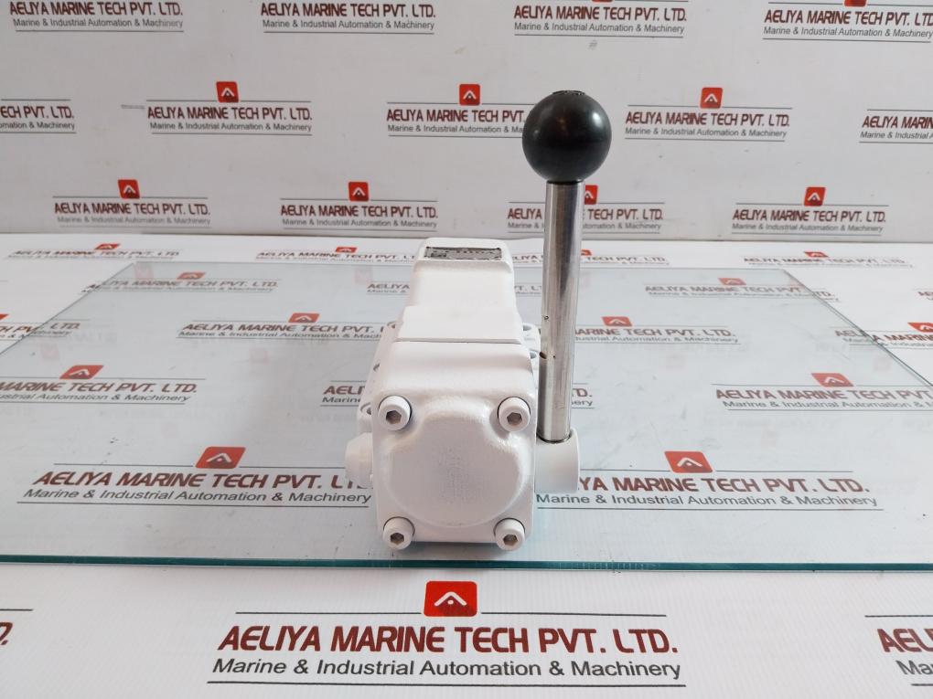 Hydraulic Control Valve Uchida Dmd3-04C-ha4