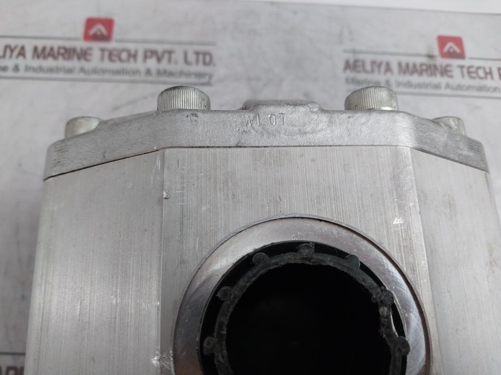 Hydrotor Pz-2-k-63 Hydraulic Gear Pump 16 Mpa 25 1/S 19.5Cm3