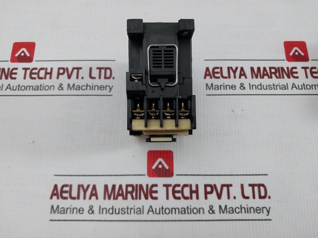 Hyundai Auxiliary Contactor 750Vac Hmx 22