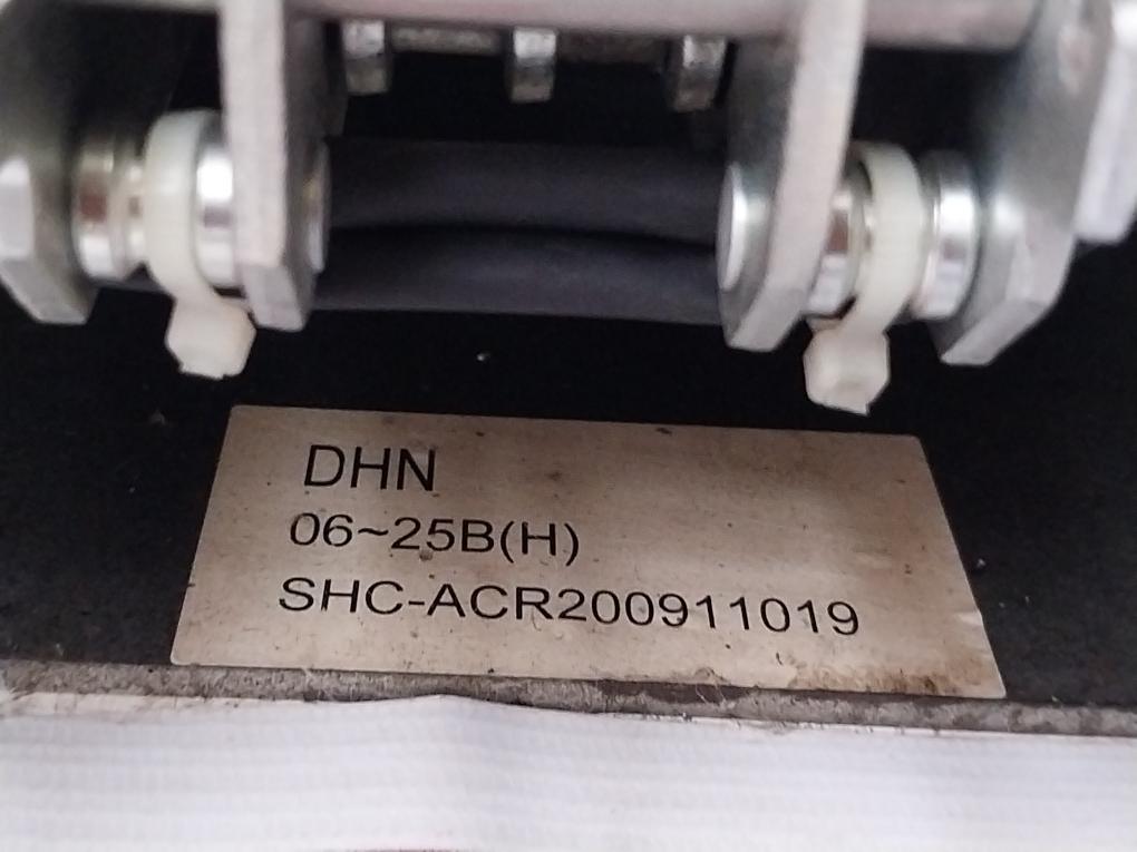 Hyundai Electric Hgn25B3B Air Circuit Breaker 2500A 3 Pole