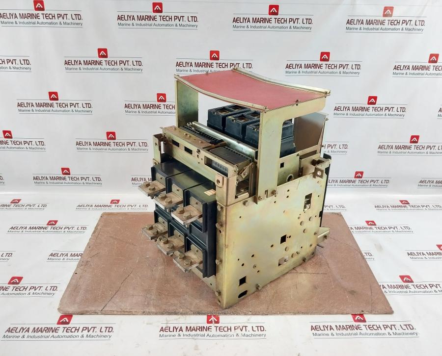 Hyundai Hat 12 3 Pole Air Circuit Breaker 660V Ac 50/60 Hz 400 A (Not Working)