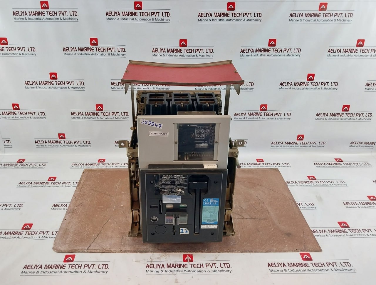 Hyundai Hat 12 3 Pole Air Circuit Breaker 660V Ac 50/60 Hz 400 A (Not Working)
