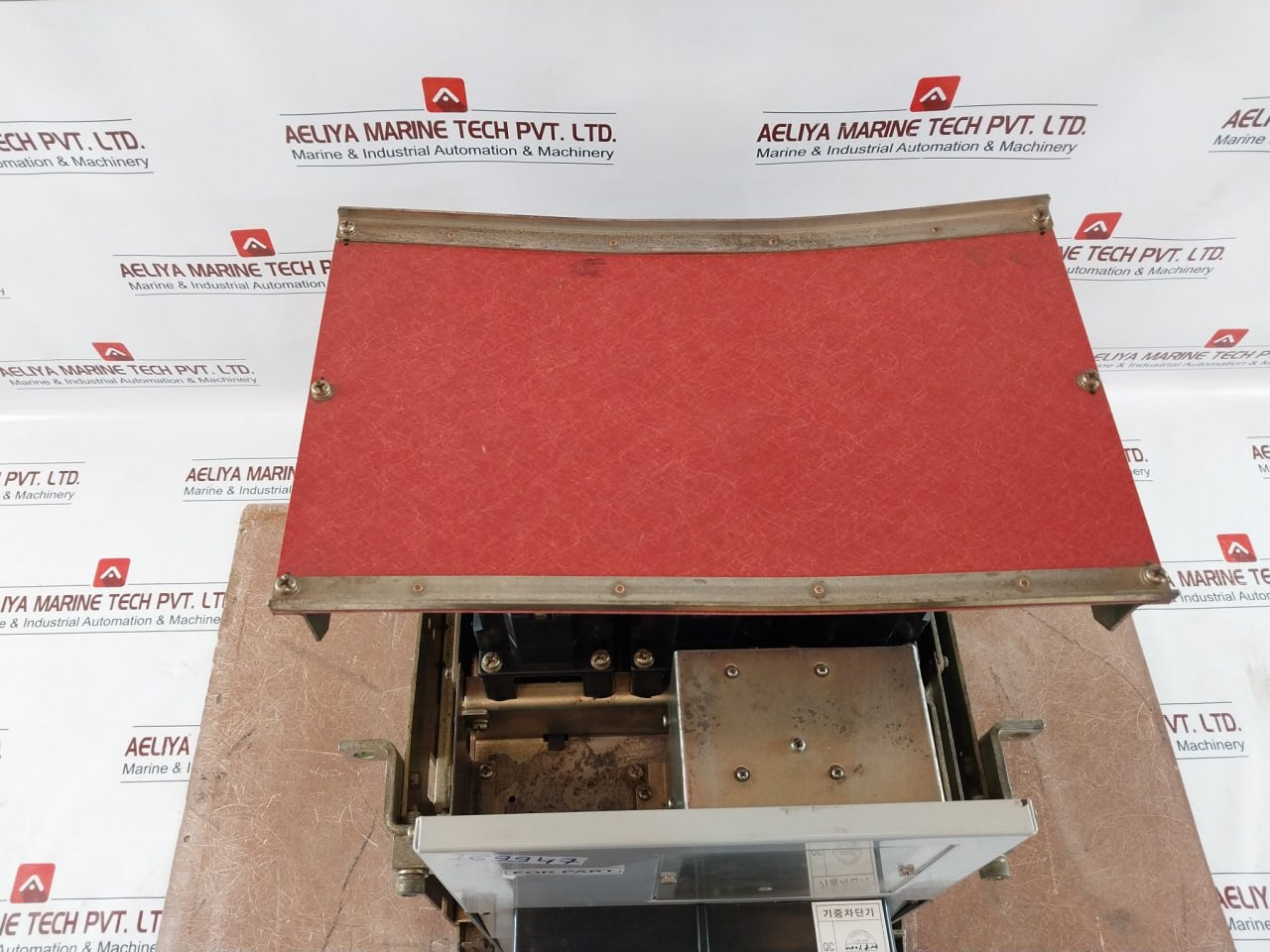 Hyundai Hat 12 3 Pole Air Circuit Breaker 660V Ac 50/60 Hz 400 A (Not Working)