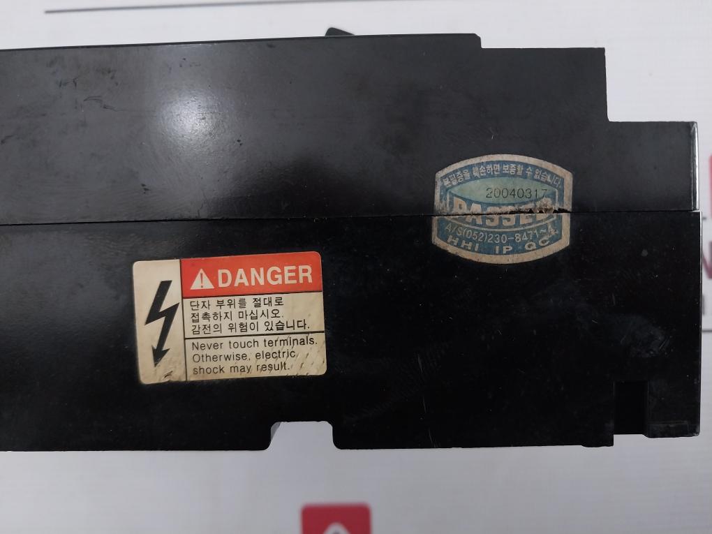 Hyundai Hbs-63C Molded Case Circuit Breaker Poles 3P Ac440V 7.5Ka