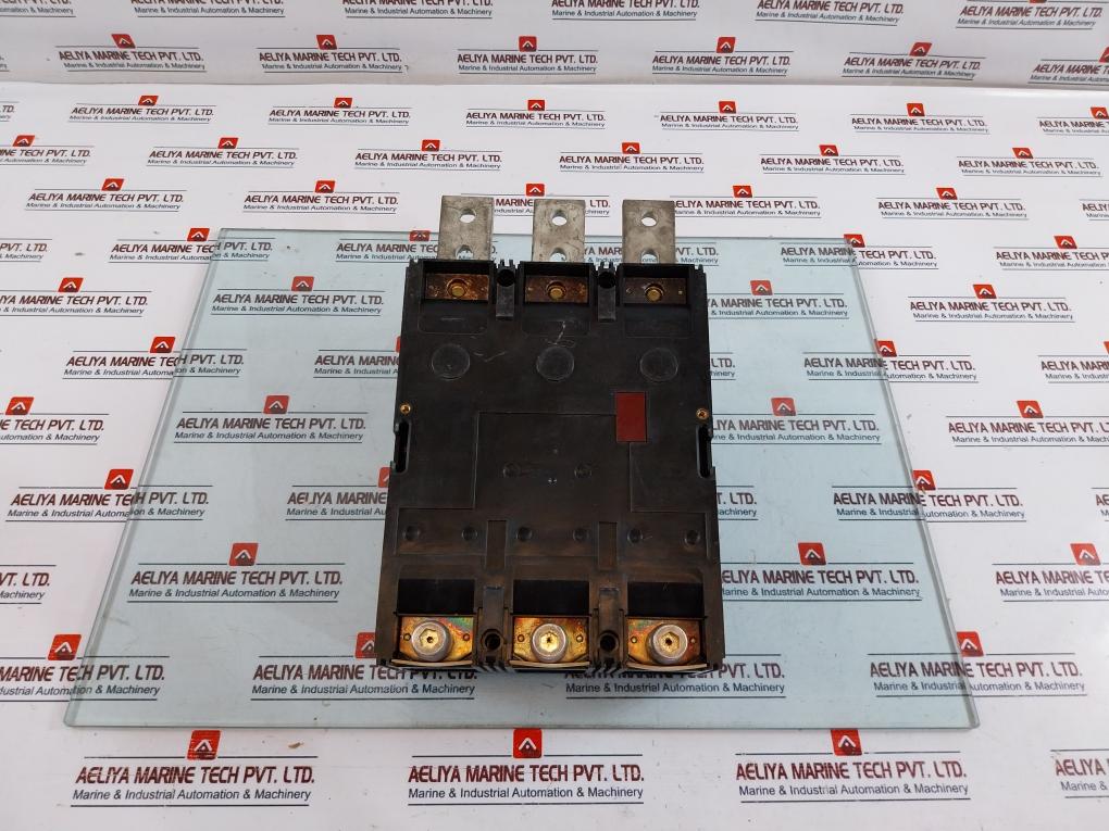 Hyundai Hbs-803 Molded Case Circuit Breaker 3-pole 700A 660V