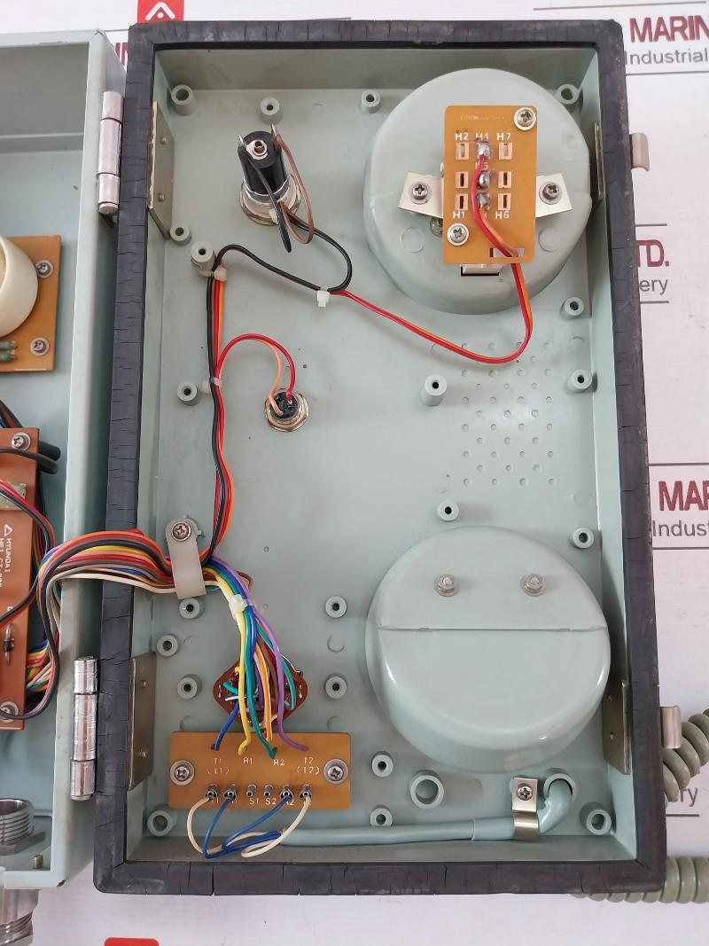 Hyundai Hcw-300A Wall-mounted Marine Wall Type Telephone Pabx In4002 Rev B