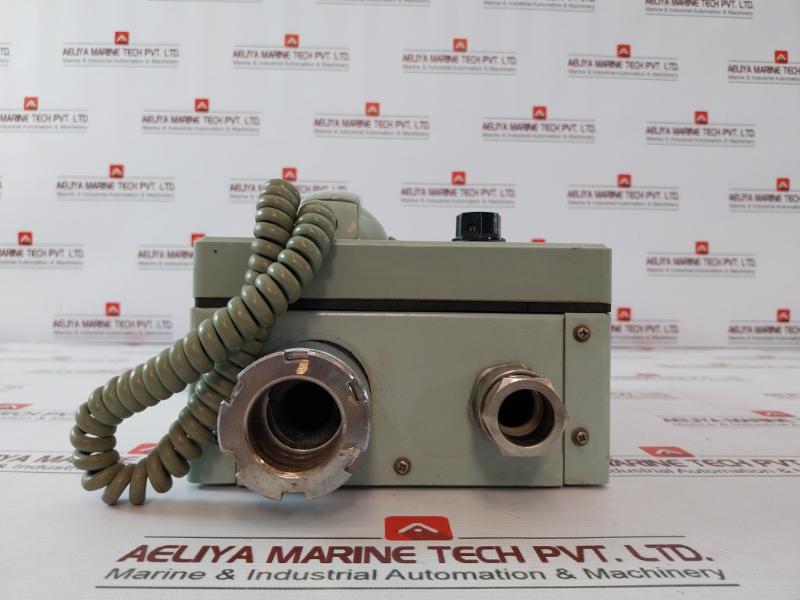 Hyundai Hcw-300A Wall-mounted Marine Wall Type Telephone Pabx In4002 Rev B