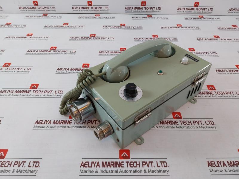 Hyundai Hcw-300A Wall-mounted Marine Wall Type Telephone Pabx In4002 Rev B