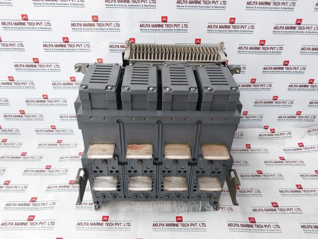 Hyundai Hian 06 Air Circuit Breaker 4 Pole 630A