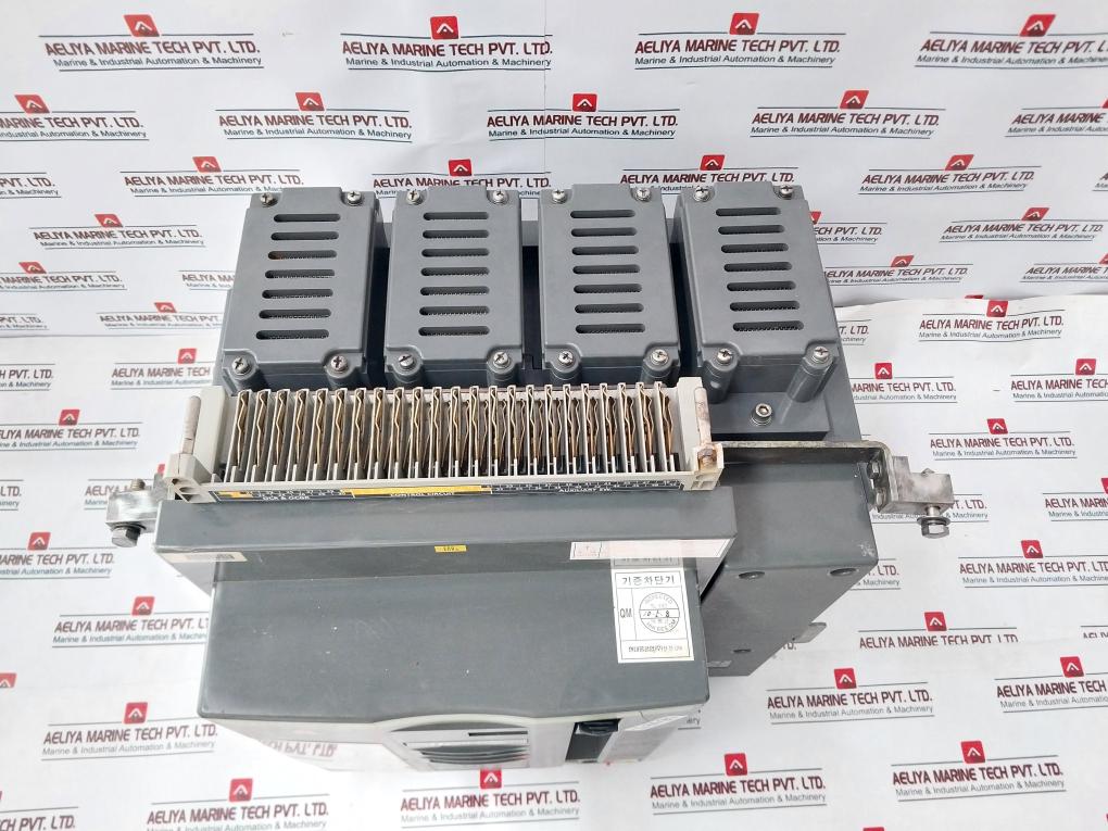 Hyundai Hian 06 Air Circuit Breaker 4 Pole 630A