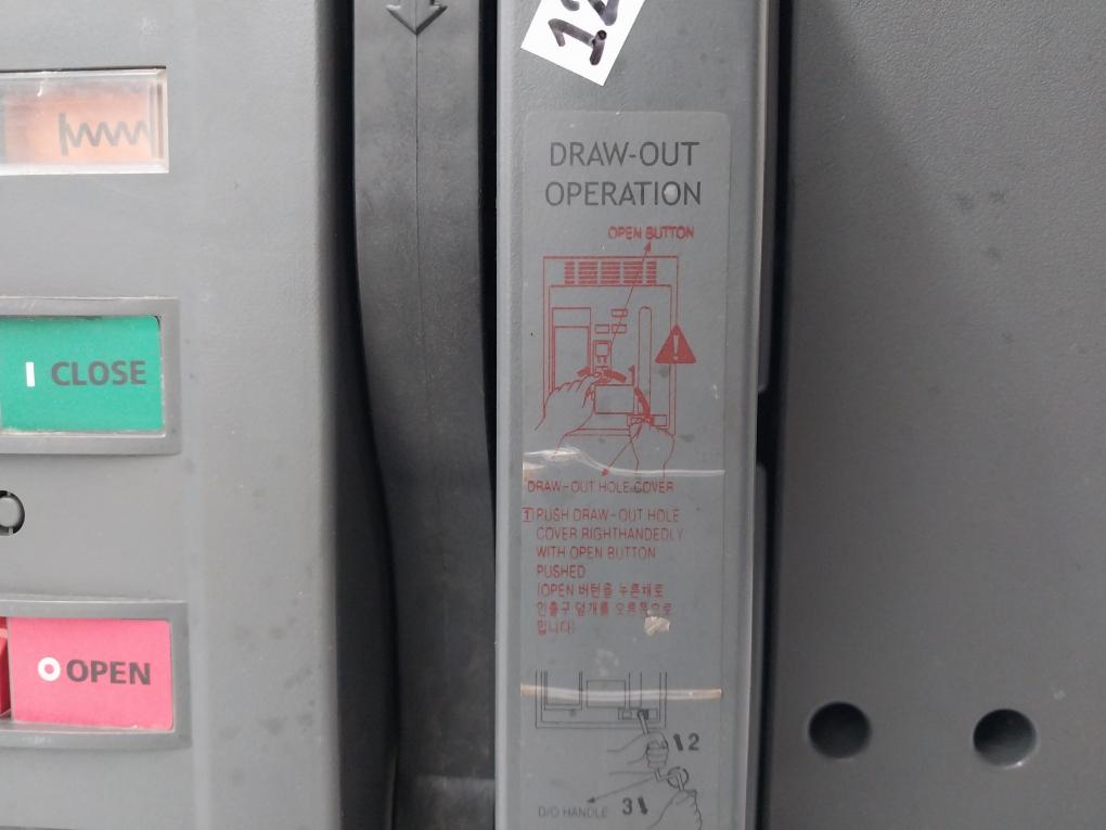 Hyundai Hian 06 Air Circuit Breaker 4 Pole 630A