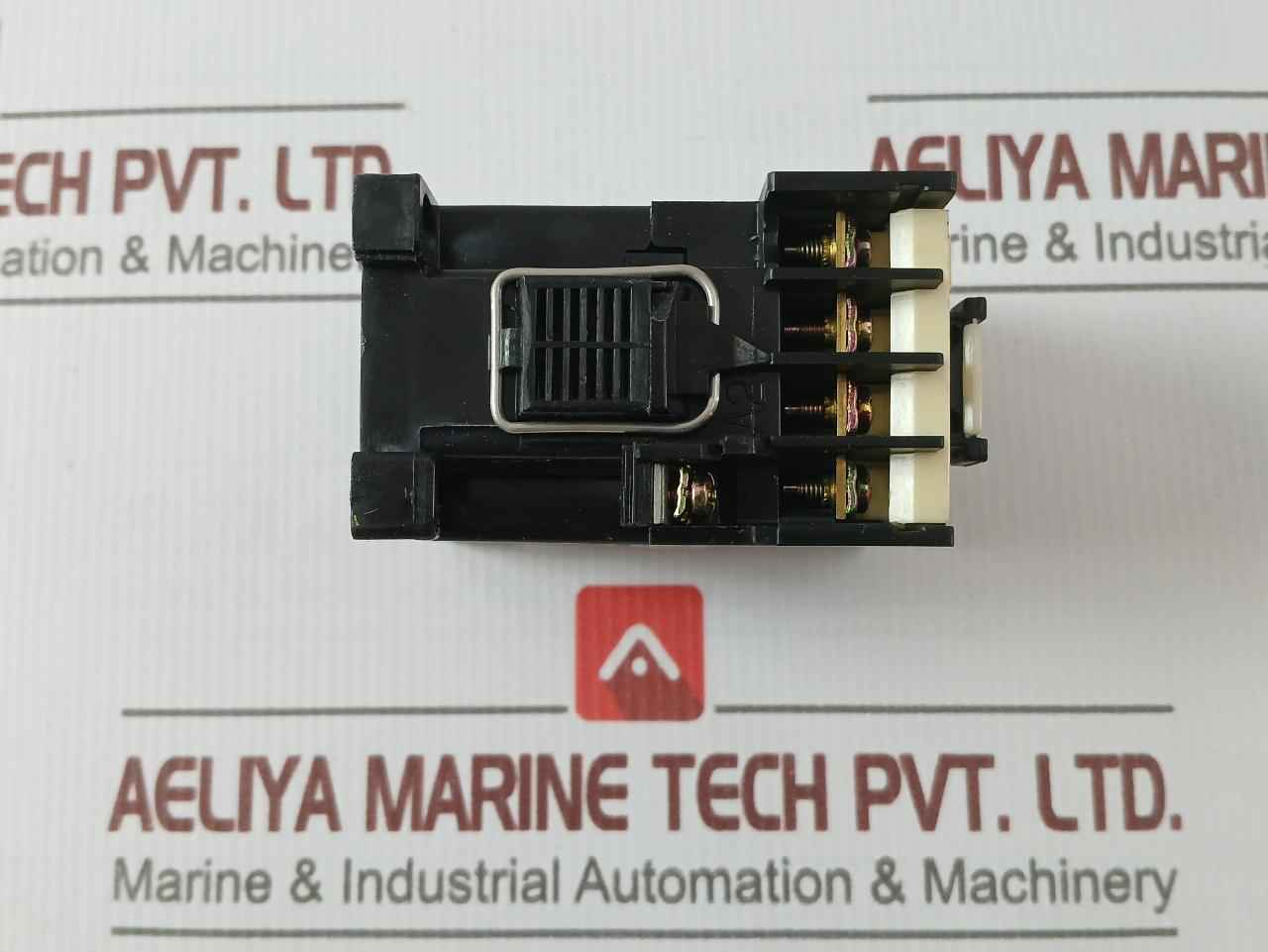 Hyundai Hmx 40 Control Relay 220A 600Vac 10Awg Max