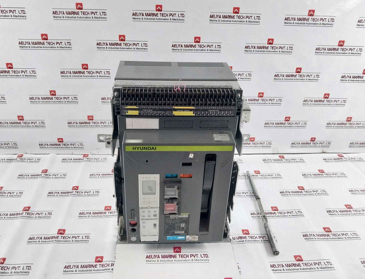 Hyundai Uan16A3B M1C1S168J 3-pole Air Circuit Breaker Afagamaqaxv4