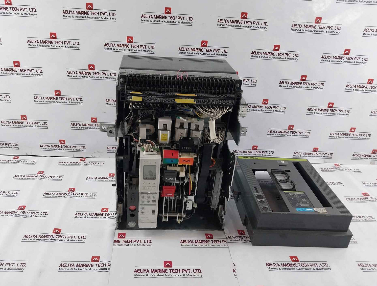 Hyundai Uan16A3B M1C1S168J 3-pole Air Circuit Breaker Afagamaqaxv4