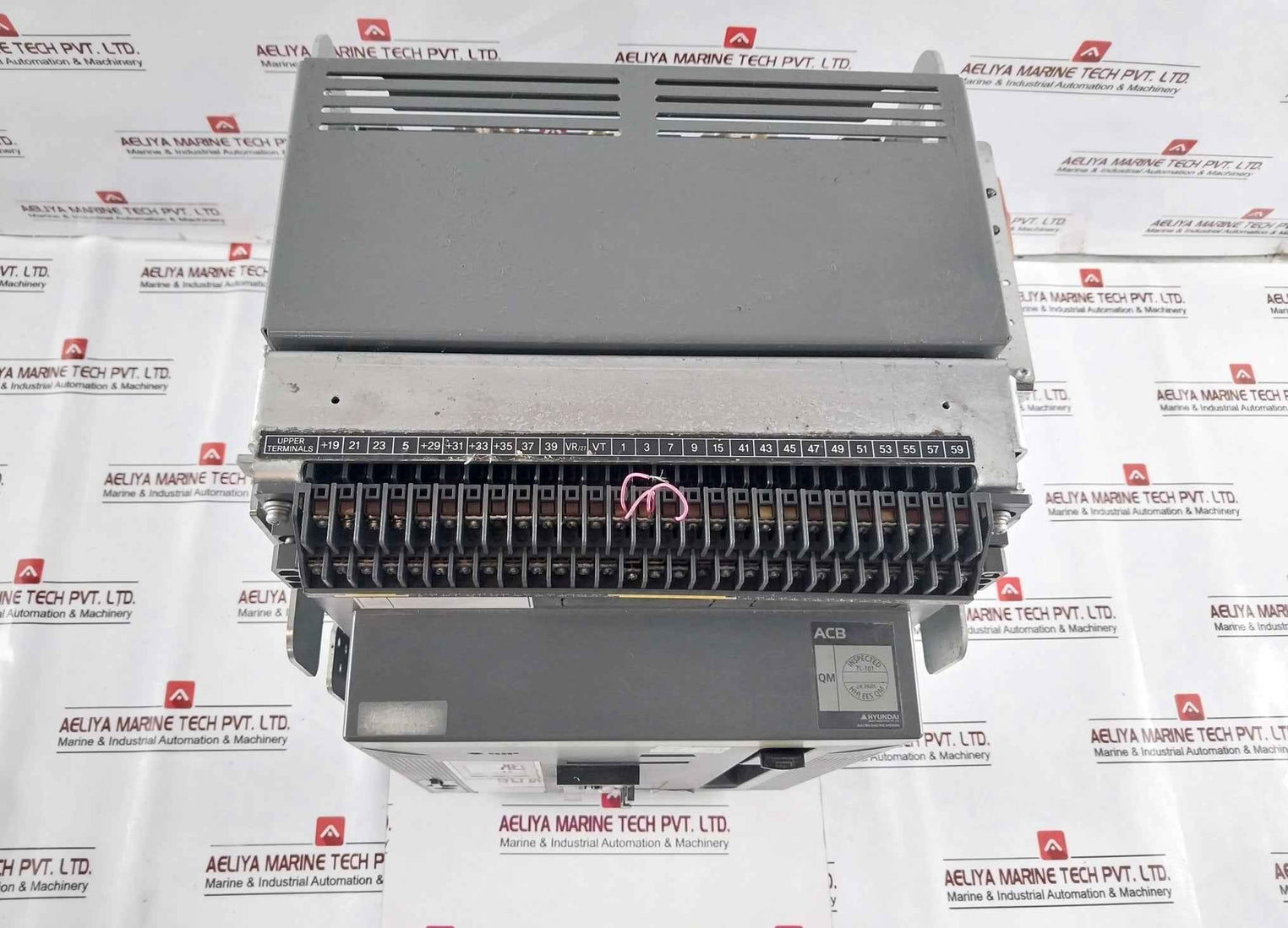 Hyundai Uan16A3B M1C1S168J 3-pole Air Circuit Breaker Afagamaqaxv4