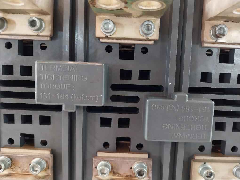 Hyundai Uan16A3B M1C1S168J Air Circuit Breaker 1000V 3-pole 50/60Hz
