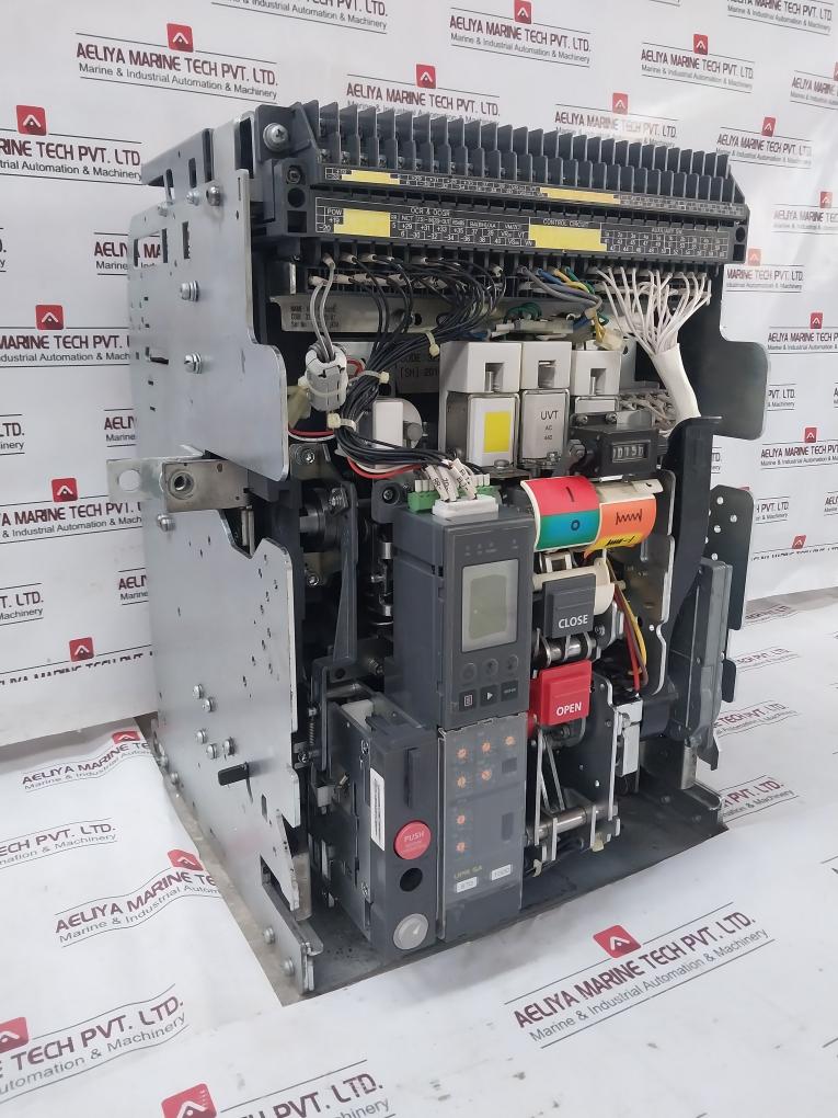 Hyundai Uan16A3B M1C1S168T 3-pole Air Circuit Breaker 12Kv 1000V 50/60Hz