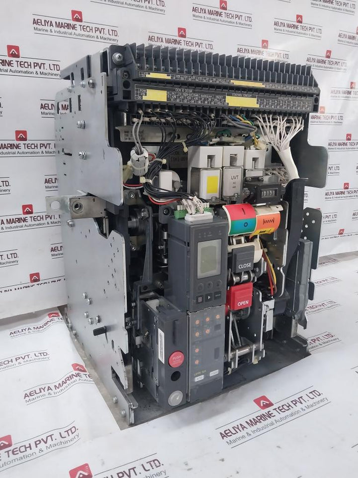 Hyundai Uan16A3B M1C1S168T 3-pole Air Circuit Breaker 12Kv 1000V 50/60Hz