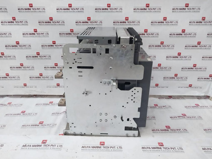 Hyundai Uan16A3B M1C1S168T 3-pole Air Circuit Breaker 12Kv 1000V 50/60Hz