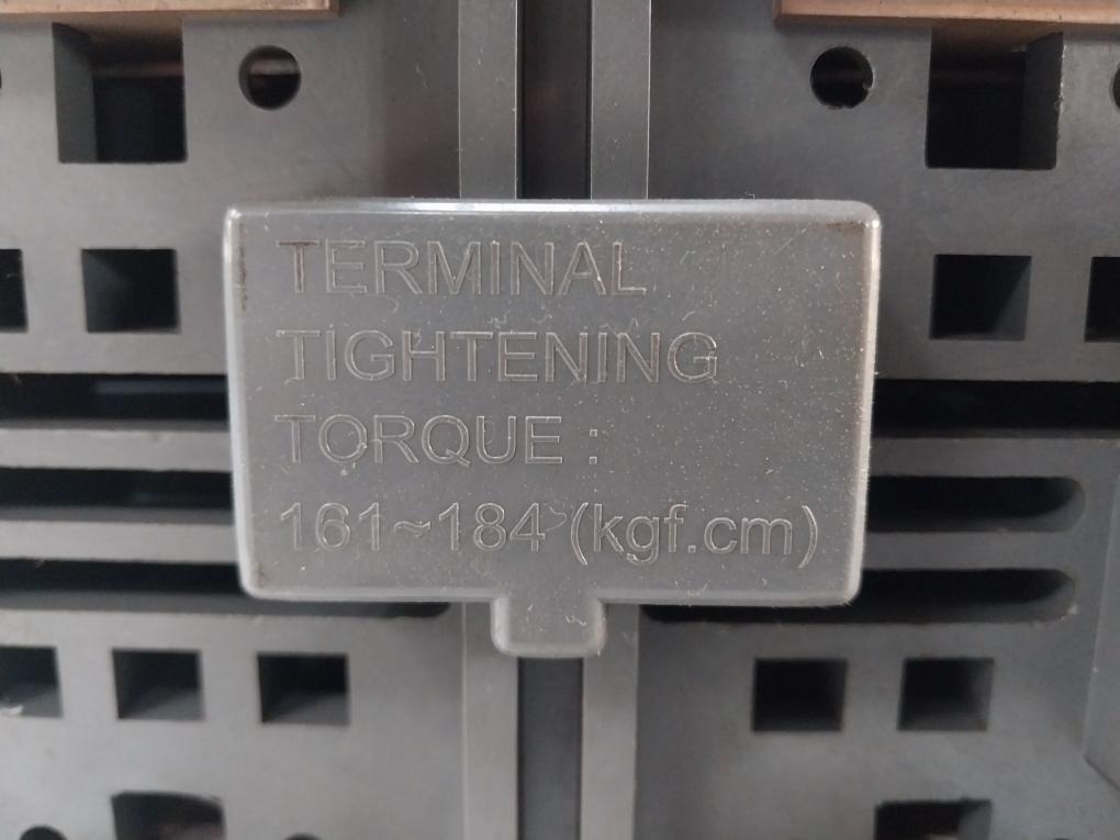 Hyundai Uan16A3B M1C1S168T 3-pole Air Circuit Breaker 12Kv 1000V 50/60Hz