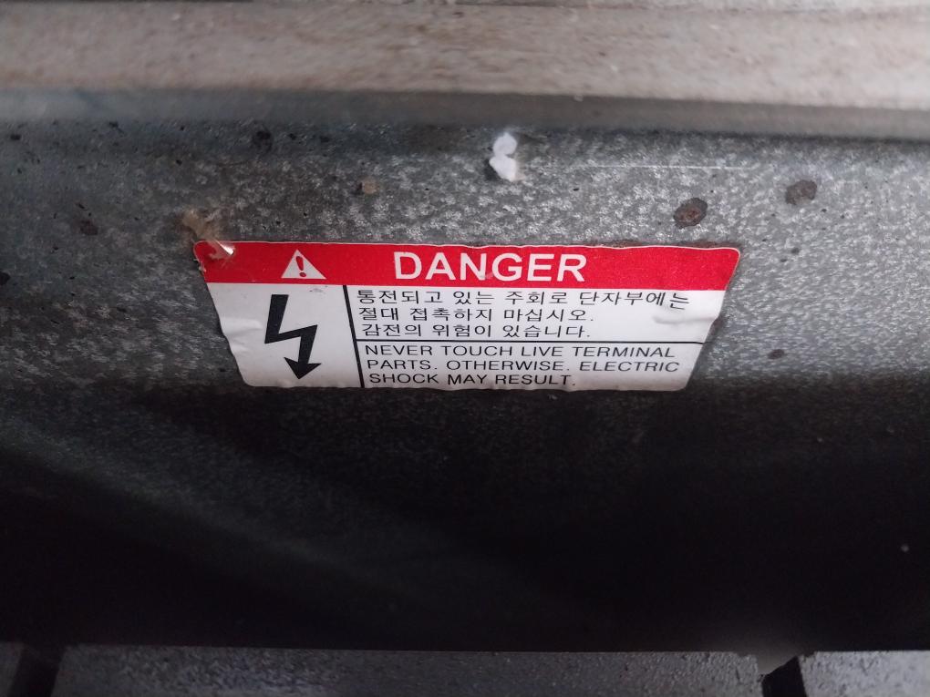 Hyundai Uan16A3B M1C1S168T 3-pole Air Circuit Breaker 12Kv 1000V 50/60Hz