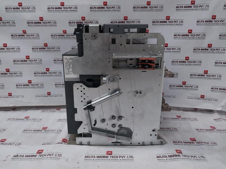 Hyundai Uan16A3B M1C1S168T 3-pole Air Circuit Breaker 12Kv 1000V 50/60Hz