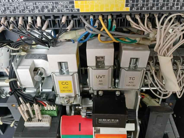 Hyundai Uan50C3C M1C1S168S Acb Air Circuit Breaker 3P 100% Icu 1000V 50/60 Hz
