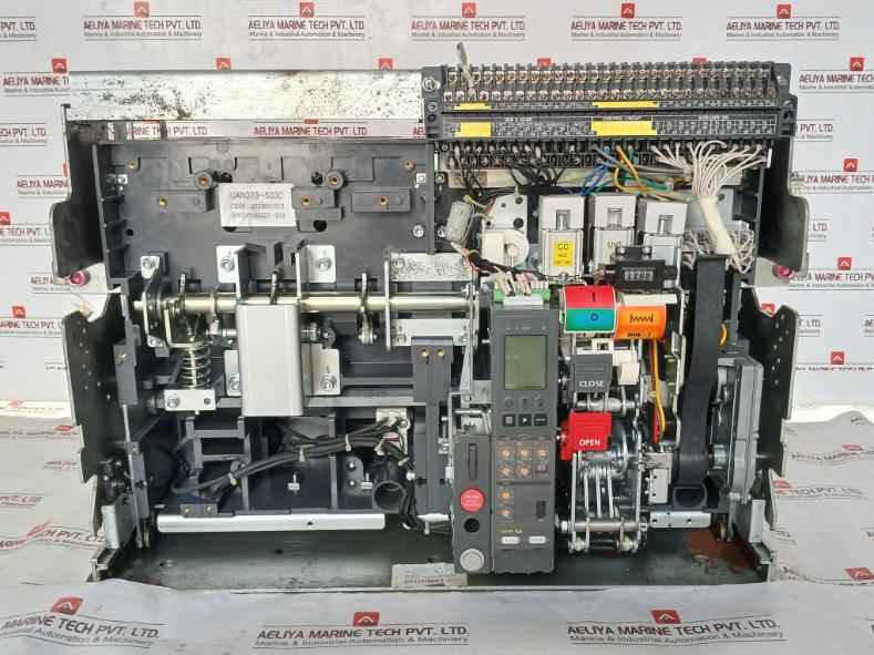 Hyundai Uan50C3C M1C1S168S Acb Air Circuit Breaker 3P 100% Icu 1000V 50/60 Hz